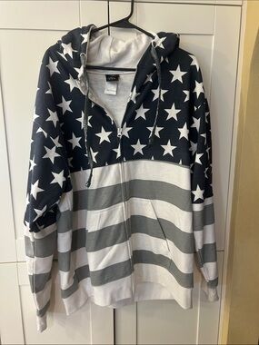 WoMen's Star & Stripe Hooded Zip Sweater - Black and White